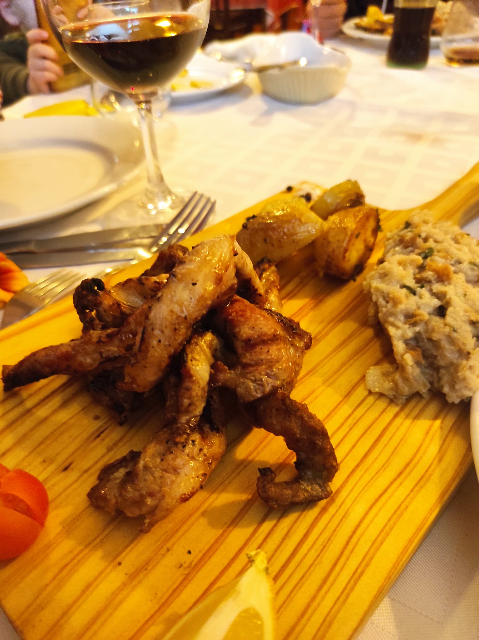 Migas with lagartos of black pig
